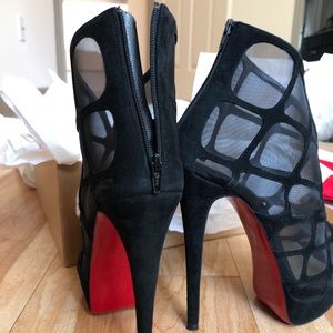 The perfect shoe for Fall ✨ CL Altarakna Size 37